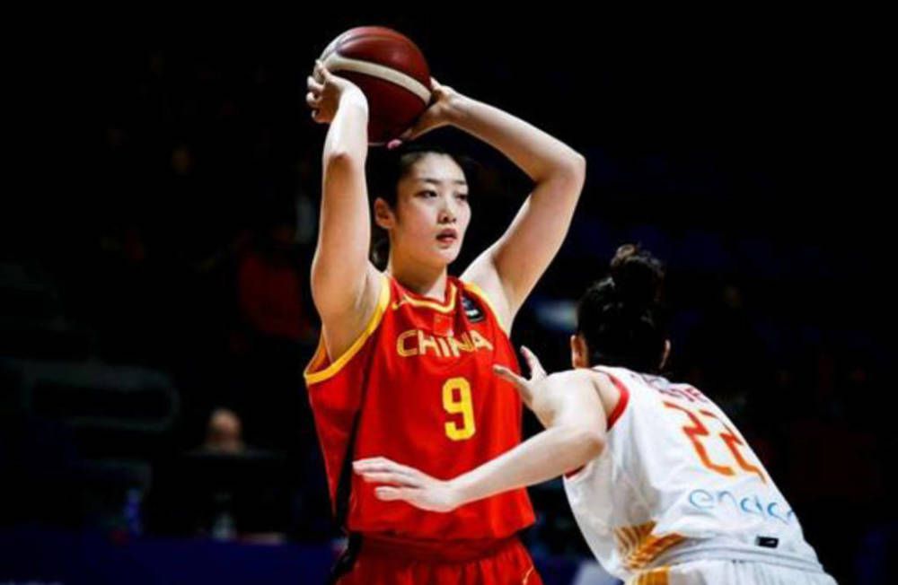 好莱坞勇于也可以或许称霸世界的最主要兵器是：他们总有一些时不时出离人类想象力的动作奇构。